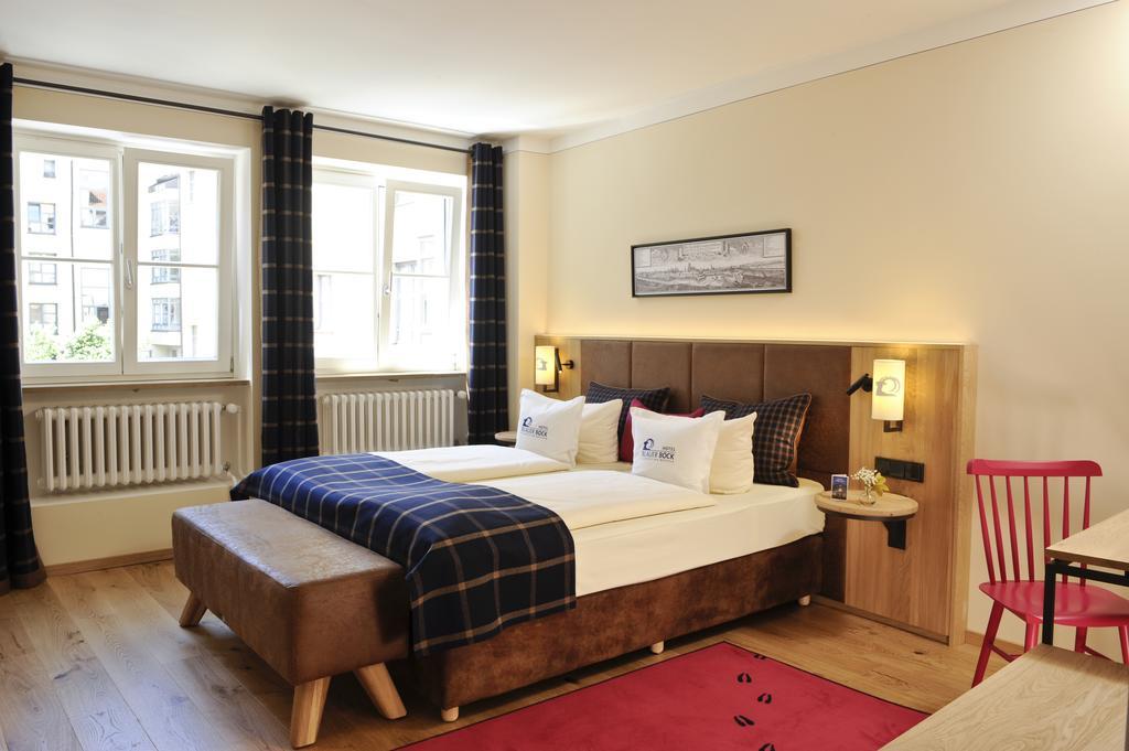 Hotel Blauer Bock Munchen Bagian luar foto