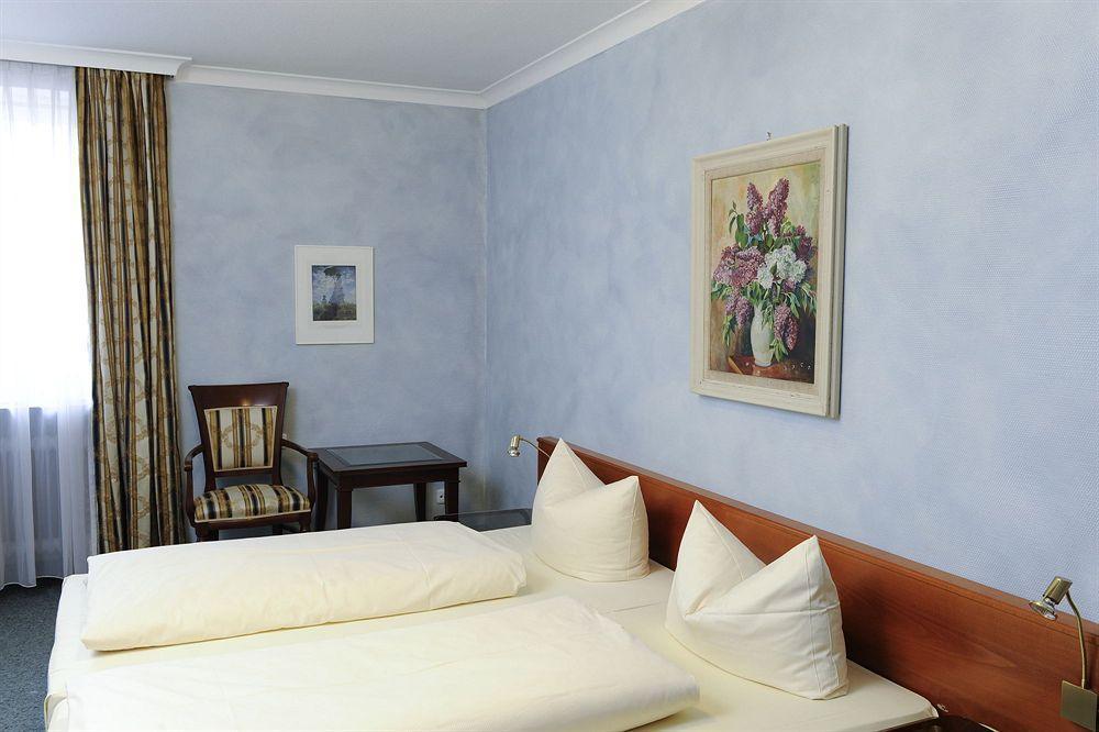 Hotel Blauer Bock Munchen Bagian luar foto